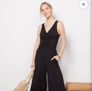 Evereve Blair Jumpsuit - Black size Large